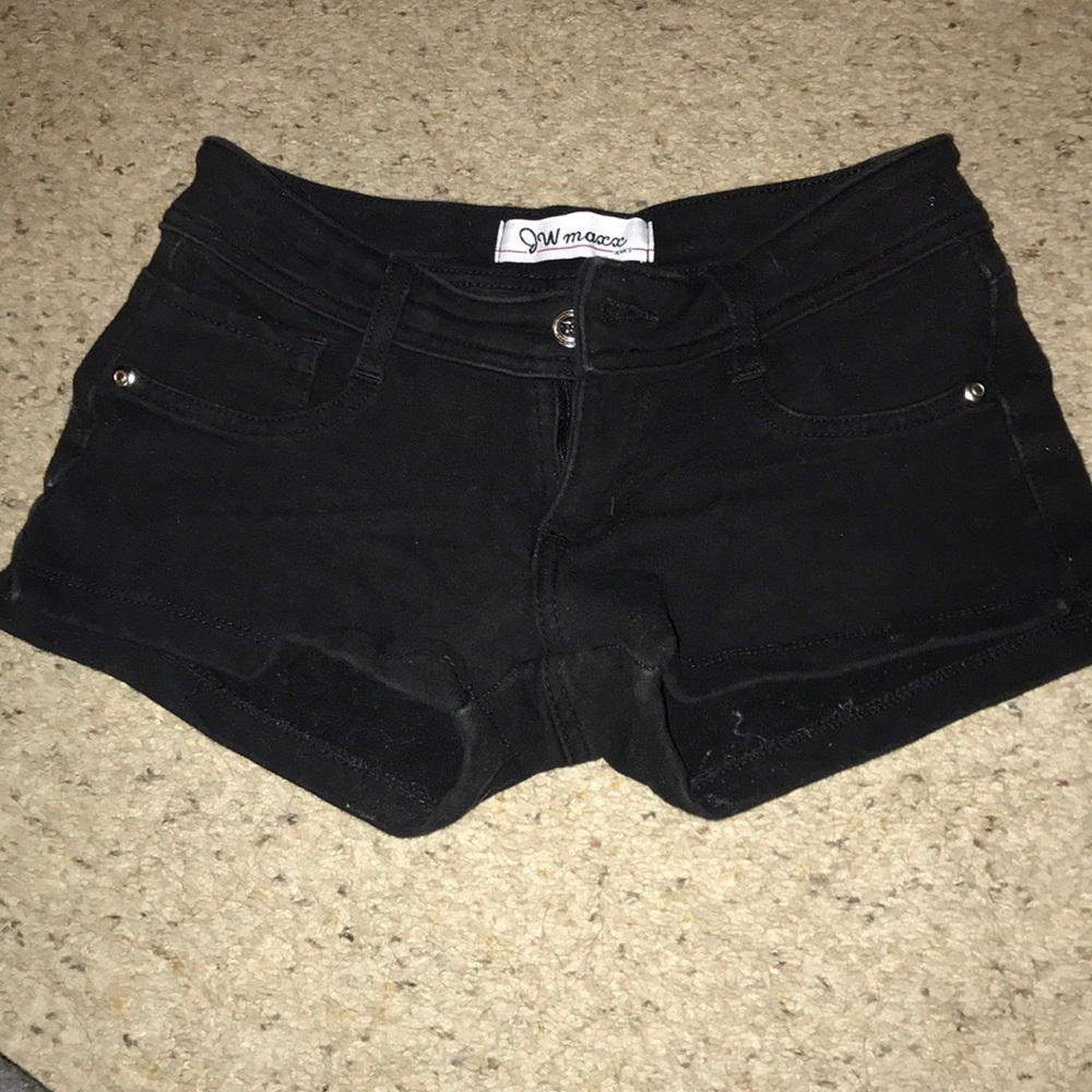 Black knit shorts, stretch.